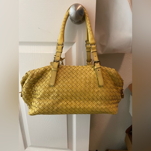 Authentic Bottega Veneta Habdbag - Picture 5 of 12
